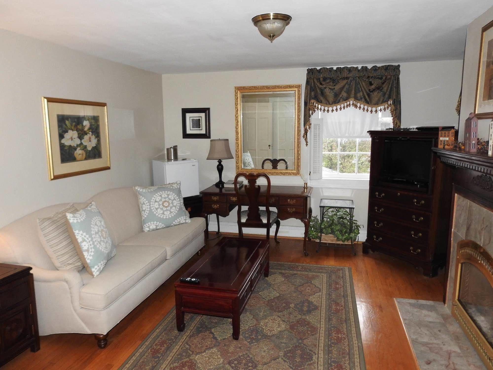 Magnolia Manor B&B Inn ويليامزبرغ المظهر الخارجي الصورة